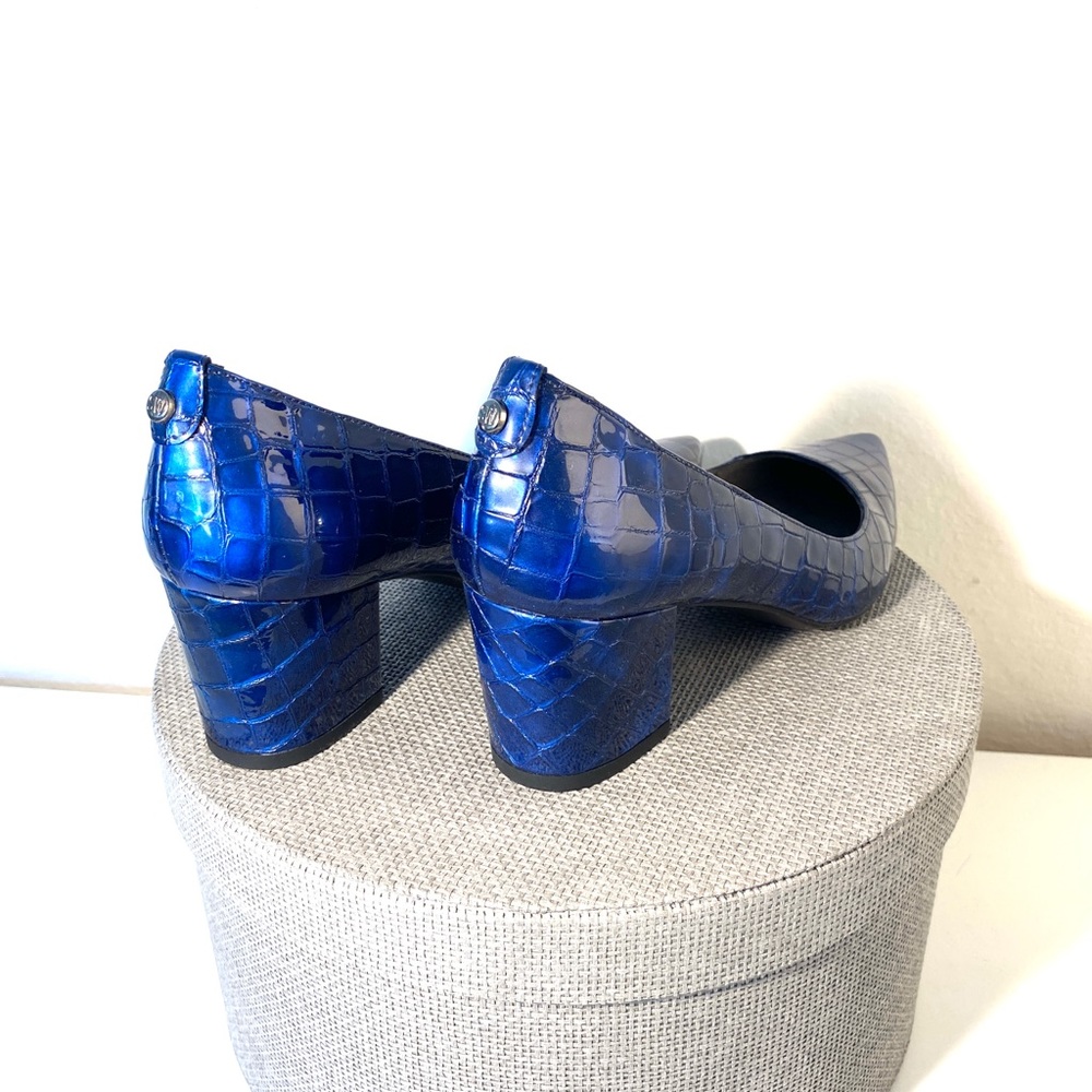 Nwob Stuart Weitzman Croc Embossed Block Heel Pump - image 7